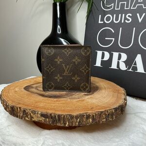 Louis Vuitton Monogram Bifold Wallet